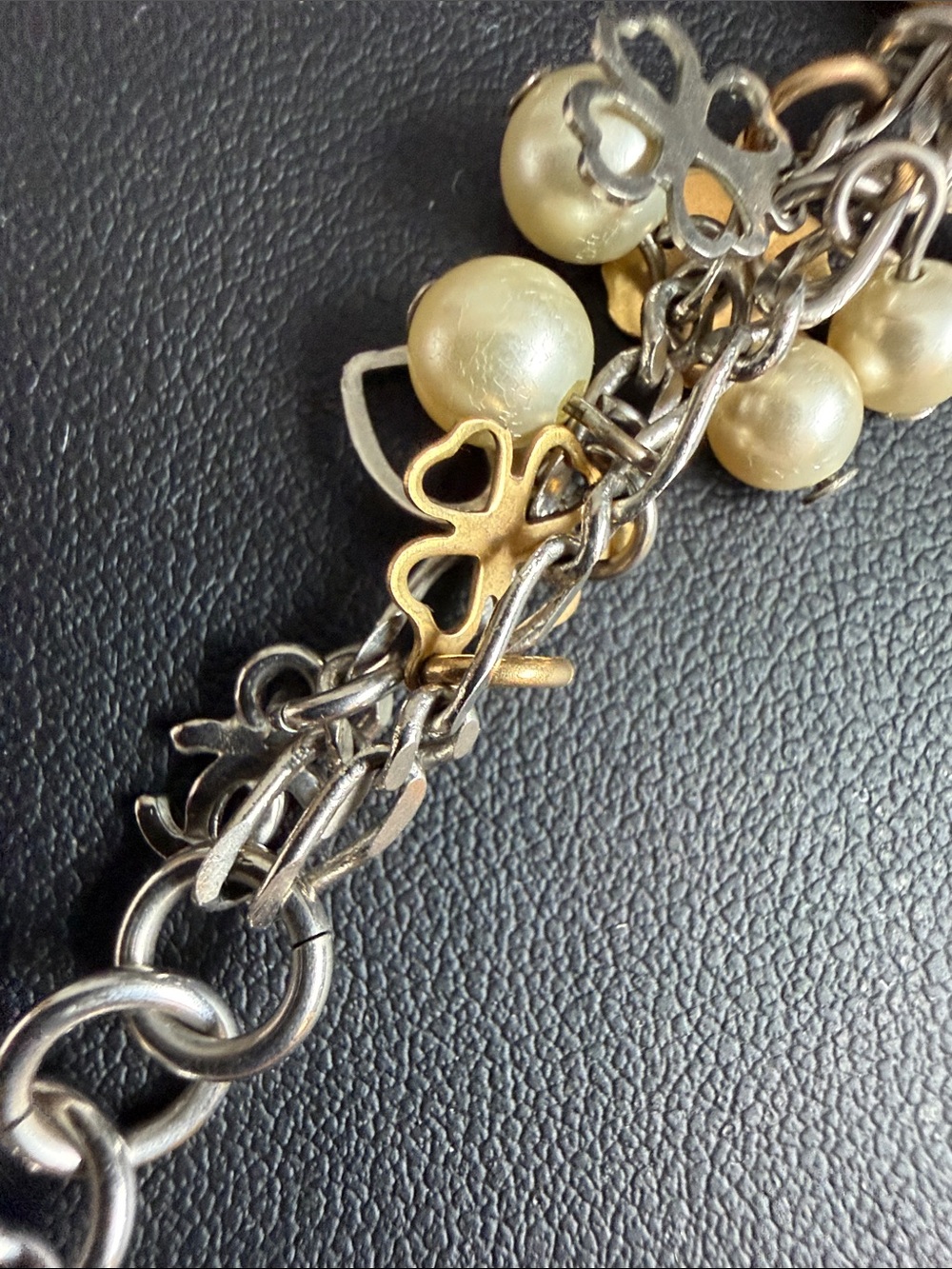 CHANEL Vintage Authentic Two-Tone Floral Charm Bracelet with Cream Beads - Picture 11 of 16